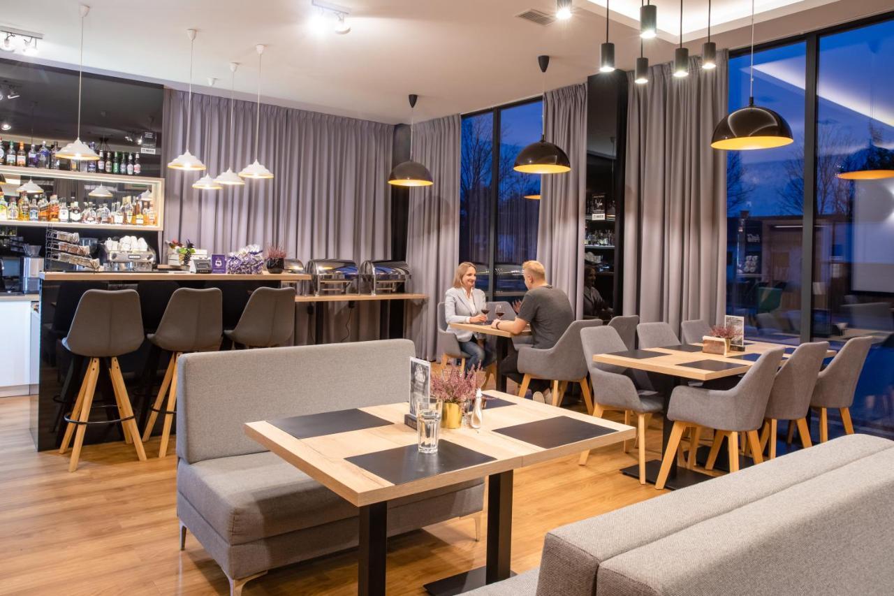 Holistic Hotel Солец-Здрой Екстериор снимка