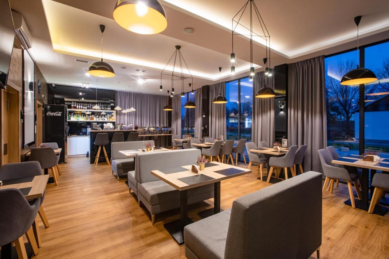Holistic Hotel Солец-Здрой Екстериор снимка
